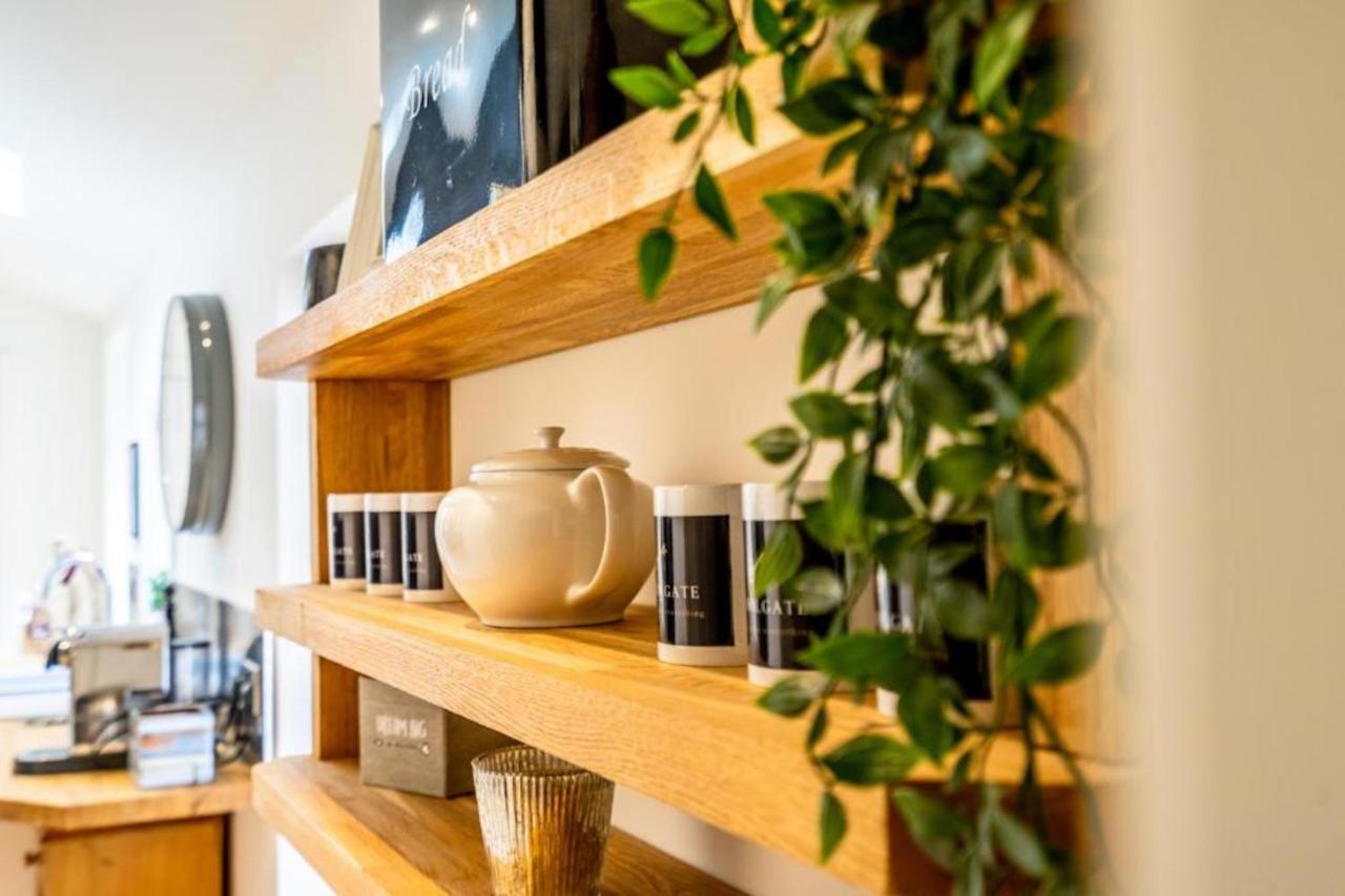 42 Is The Answer- Stunning Townhouse Appearing On Tv Show Casa vacanze York